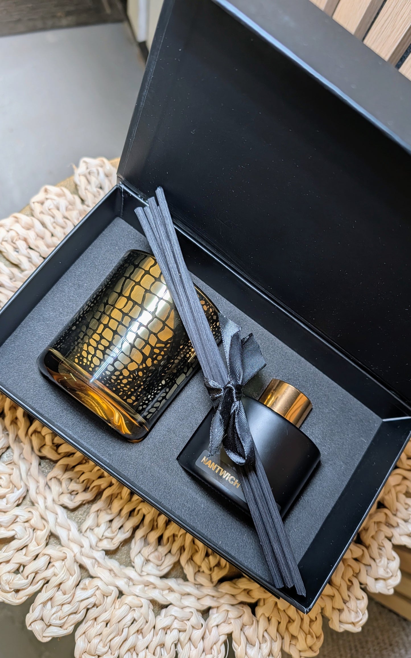 Oud & Dry Birch Candle & Diffuser Gift Box